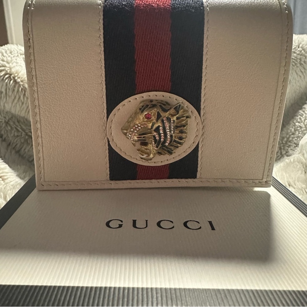 Gucci rajah wallet on chain